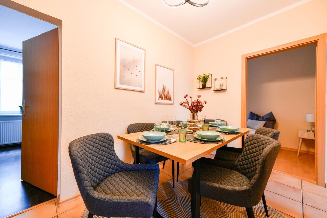 Fuerst-Pueckler-Apartment_Bis 6 Personen_Waschmaschine_Kueche_2X Parkplaetze_Terrasse_Netflix Cottbus Esterno foto