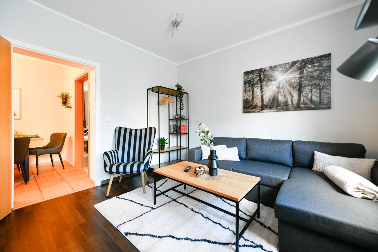 Fuerst-Pueckler-Apartment_Bis 6 Personen_Waschmaschine_Kueche_2X Parkplaetze_Terrasse_Netflix Cottbus Esterno foto