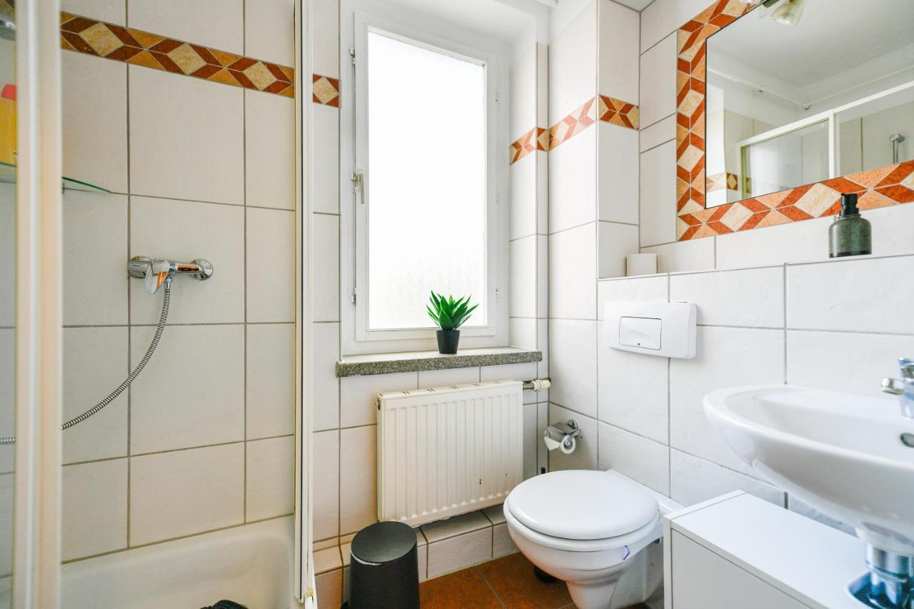 Fuerst-Pueckler-Apartment_Bis 6 Personen_Waschmaschine_Kueche_2X Parkplaetze_Terrasse_Netflix Cottbus Esterno foto