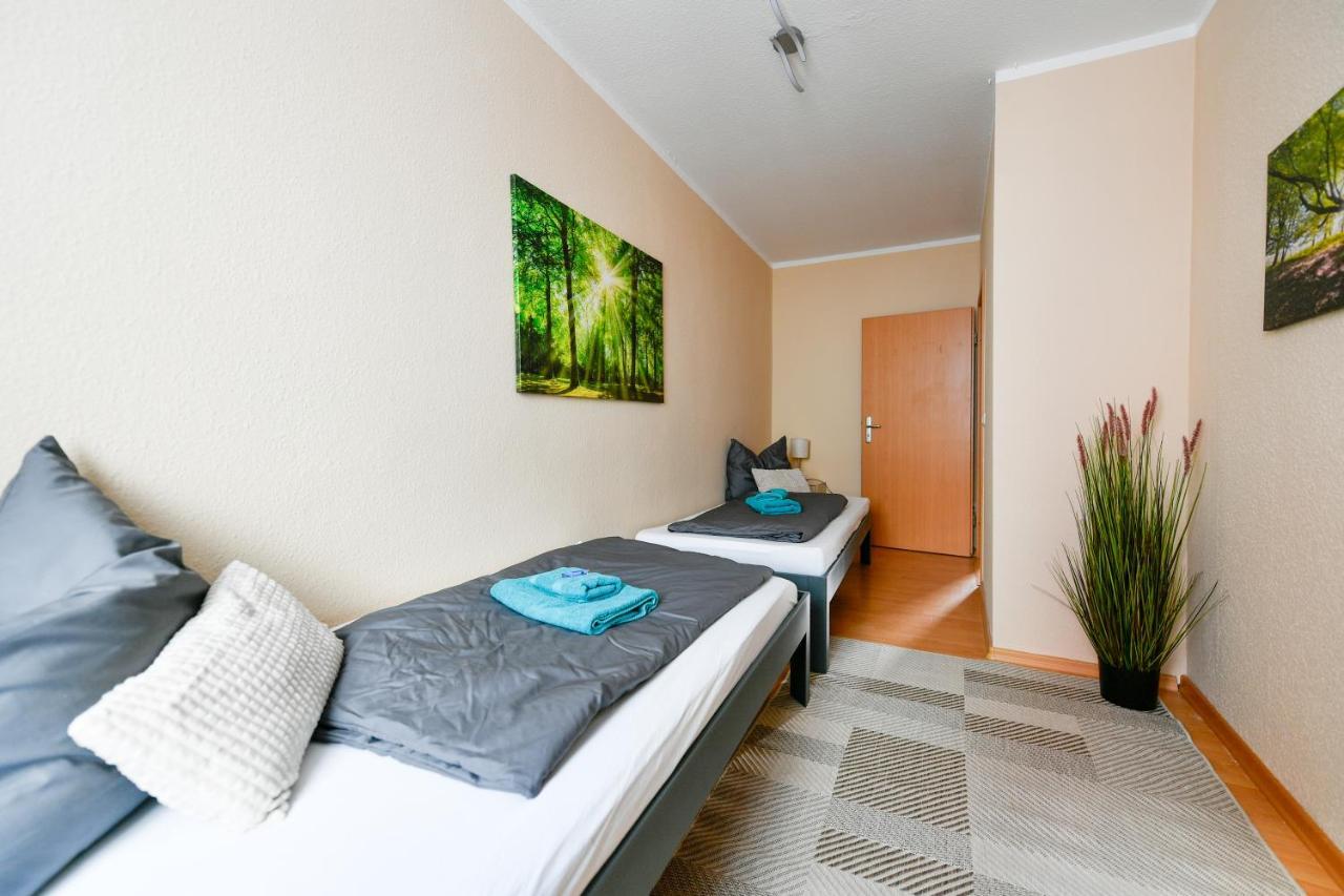 Fuerst-Pueckler-Apartment_Bis 6 Personen_Waschmaschine_Kueche_2X Parkplaetze_Terrasse_Netflix Cottbus Esterno foto